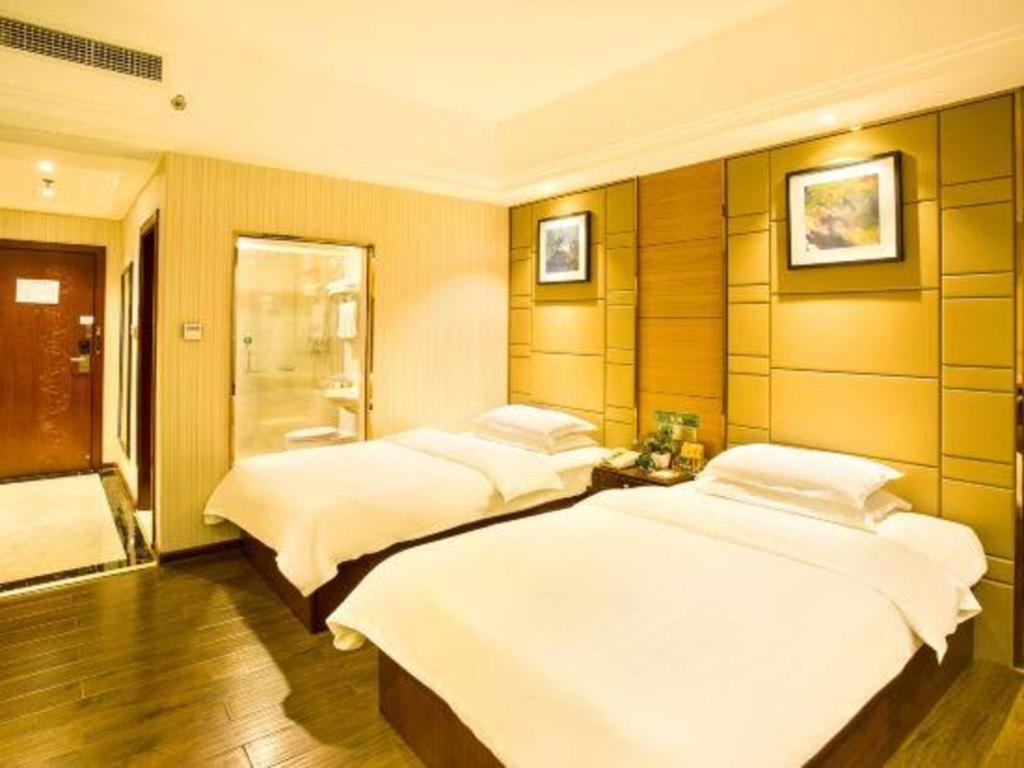 Greentree Inn Guangdong Jieyang Bus Terminal Station Ronghua Avenue Business Hotel מראה חיצוני תמונה