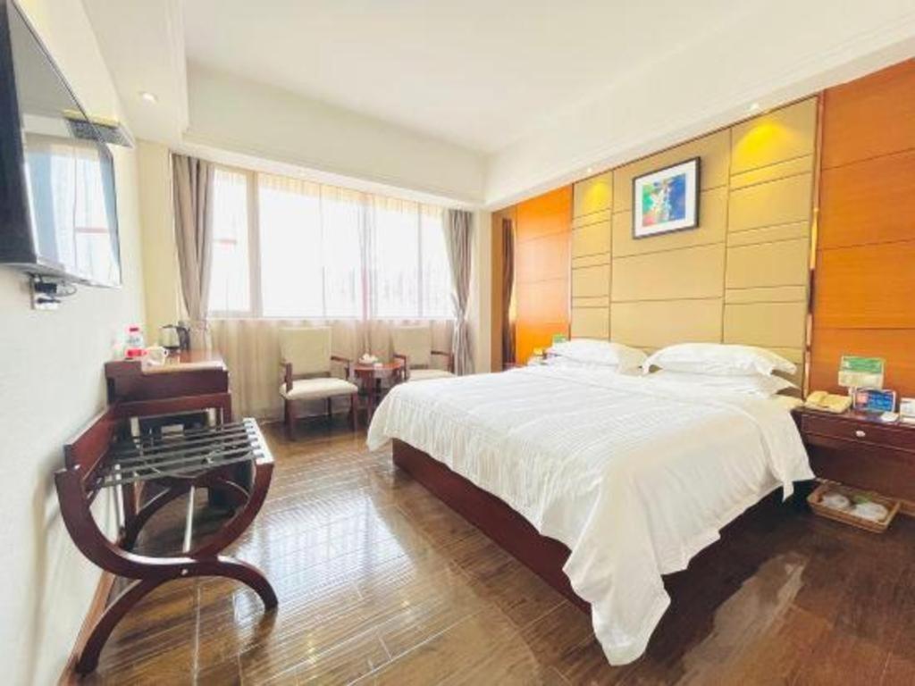 Greentree Inn Guangdong Jieyang Bus Terminal Station Ronghua Avenue Business Hotel מראה חיצוני תמונה