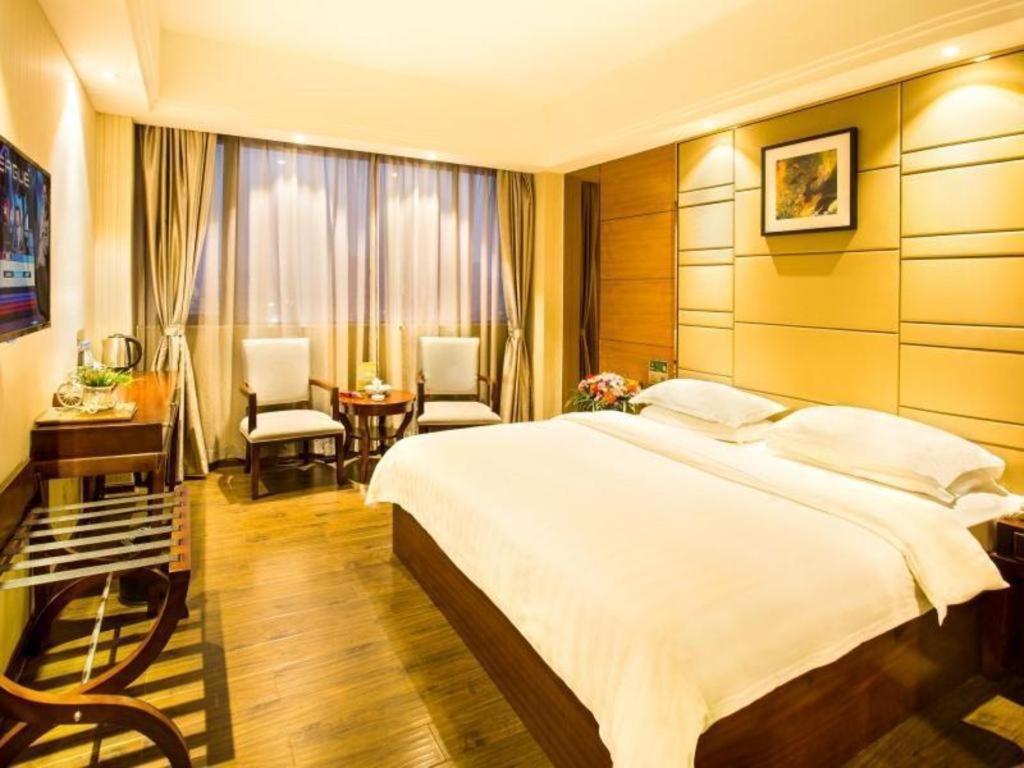 Greentree Inn Guangdong Jieyang Bus Terminal Station Ronghua Avenue Business Hotel מראה חיצוני תמונה