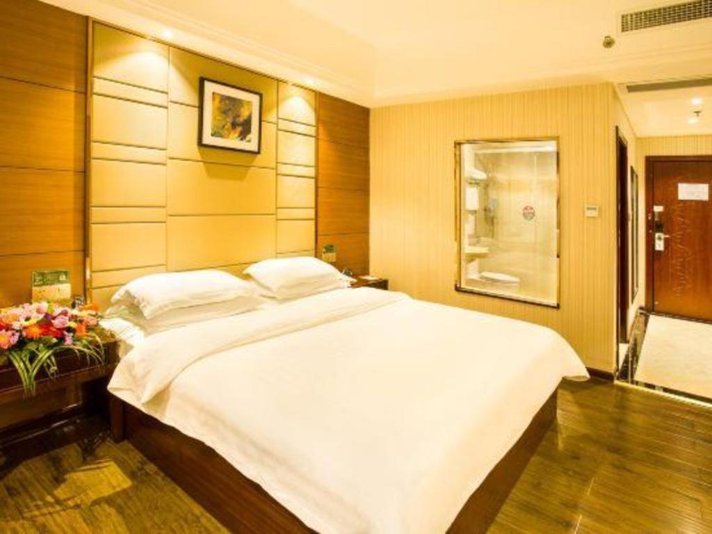 Greentree Inn Guangdong Jieyang Bus Terminal Station Ronghua Avenue Business Hotel מראה חיצוני תמונה
