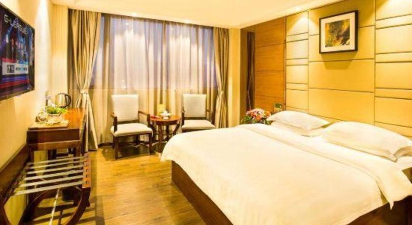 Greentree Inn Guangdong Jieyang Bus Terminal Station Ronghua Avenue Business Hotel מראה חיצוני תמונה