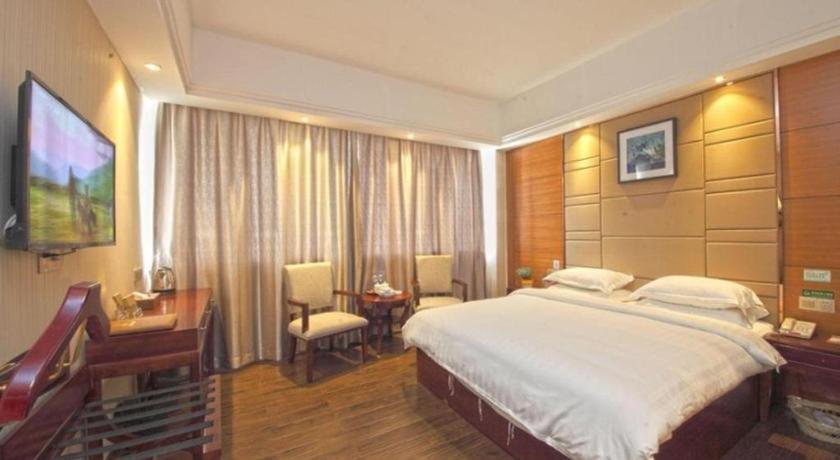Greentree Inn Guangdong Jieyang Bus Terminal Station Ronghua Avenue Business Hotel מראה חיצוני תמונה