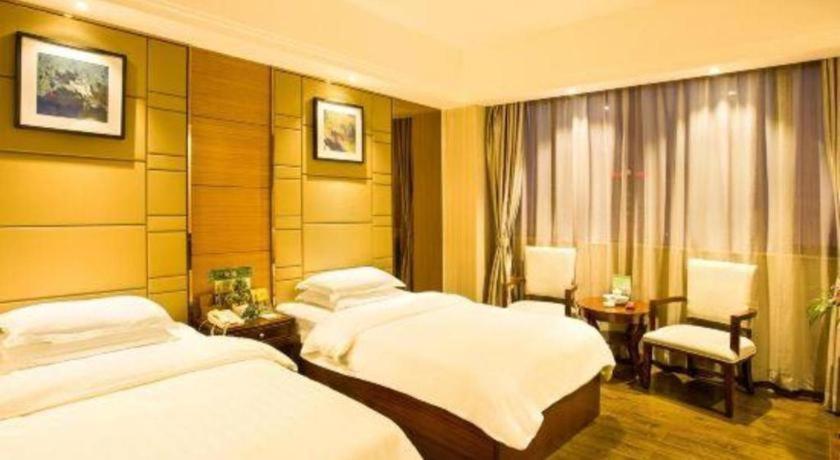 Greentree Inn Guangdong Jieyang Bus Terminal Station Ronghua Avenue Business Hotel מראה חיצוני תמונה