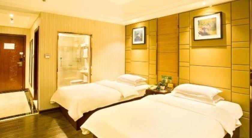 Greentree Inn Guangdong Jieyang Bus Terminal Station Ronghua Avenue Business Hotel מראה חיצוני תמונה