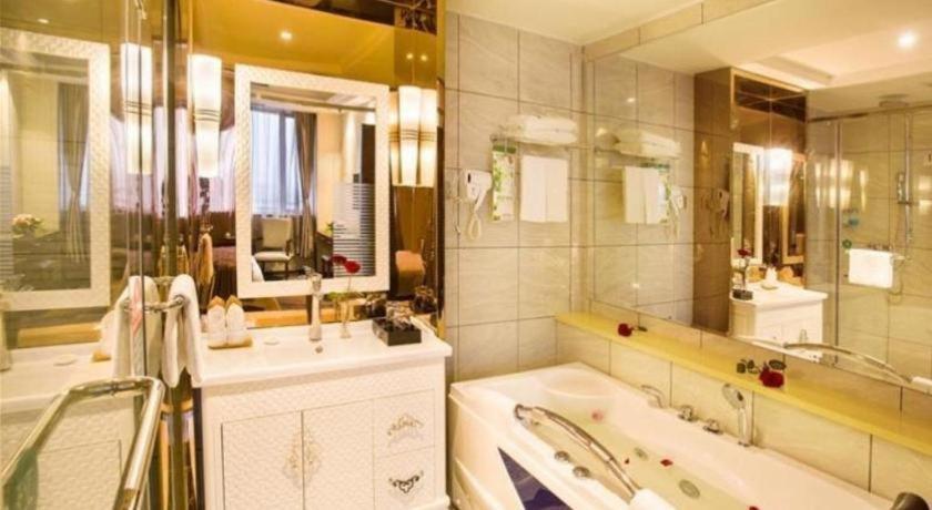 Greentree Inn Guangdong Jieyang Bus Terminal Station Ronghua Avenue Business Hotel מראה חיצוני תמונה